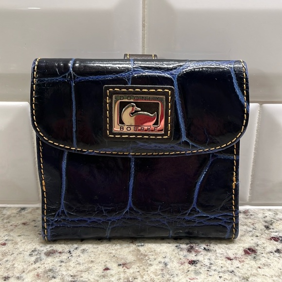 Dooney & Bourke Handbags - Dooney & Bourke Leather Wallet EUC